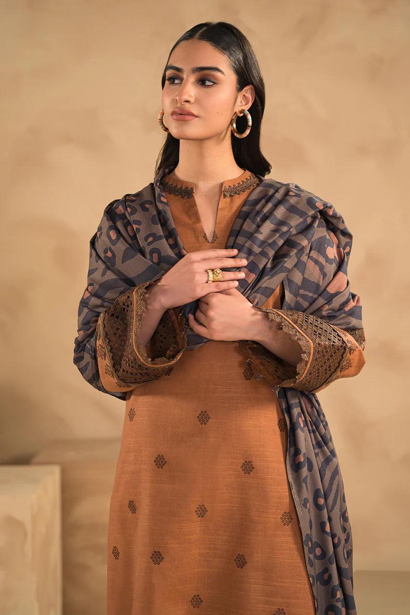 3pec woman's unstitched Embroiderered suit