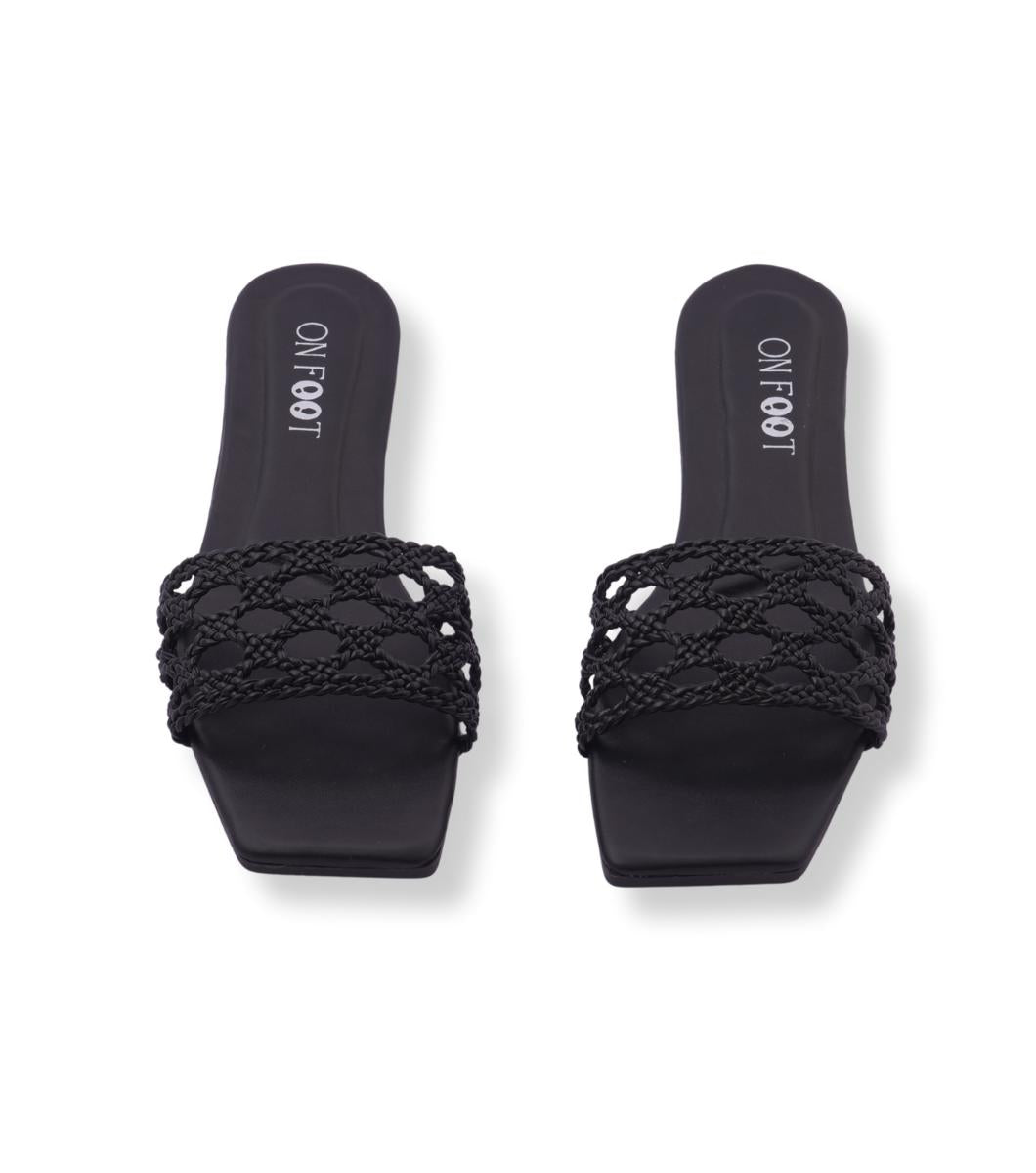 Pearla black